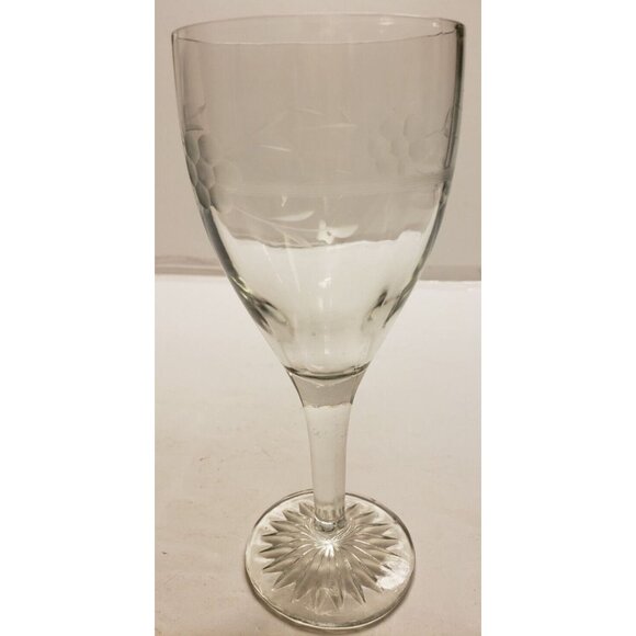 Crystal Wine Glass- Etched Ring & Flowers- Starburst Pattern on Bottom - Picture 3 of 6